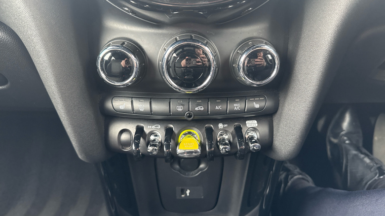 MINI Hatchback 135kW Cooper S Level 2 33kWh 3dr Auto Electric Hatchback